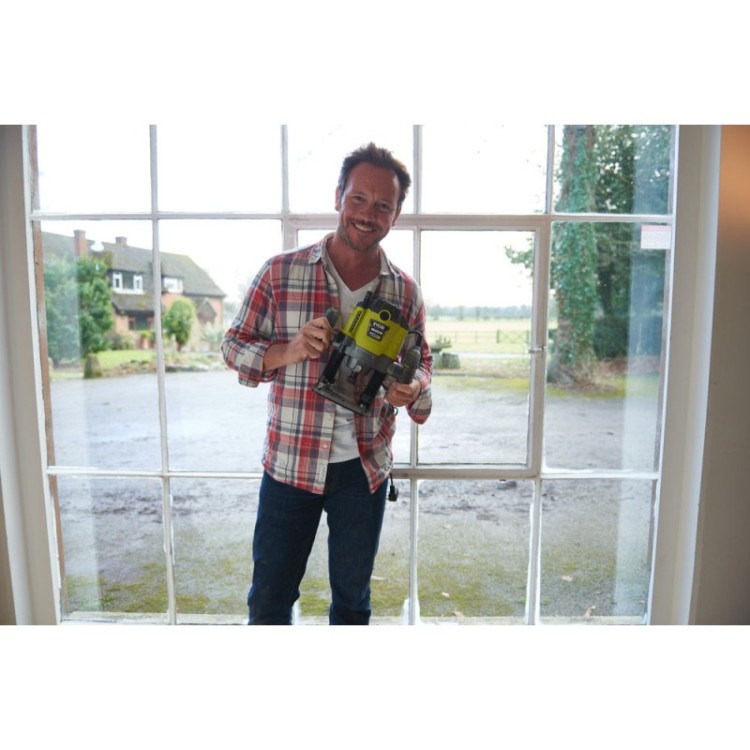 FRESATRICE 6-8MM CON POTENTE MOTORE 1600W