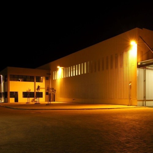 Faro LED con Telecomando e Pannello Solare 16W 4000K